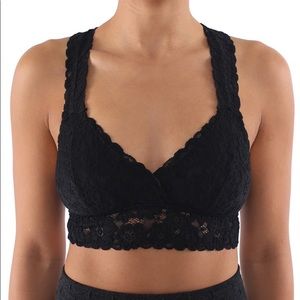 Black Floral lace bralette🌸